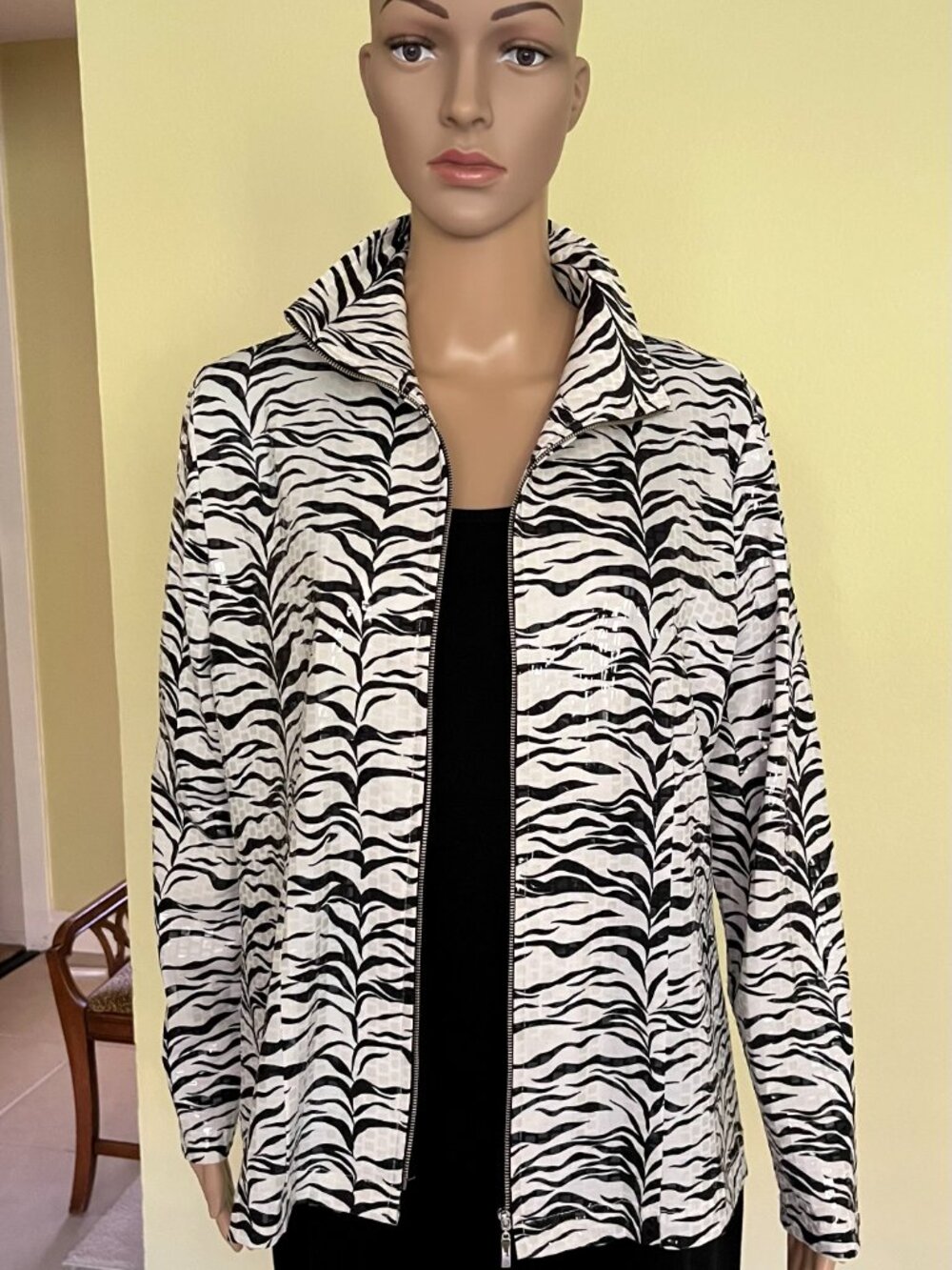 Misook Medium White Black Shimmering Animal Print Zippered Jacket M